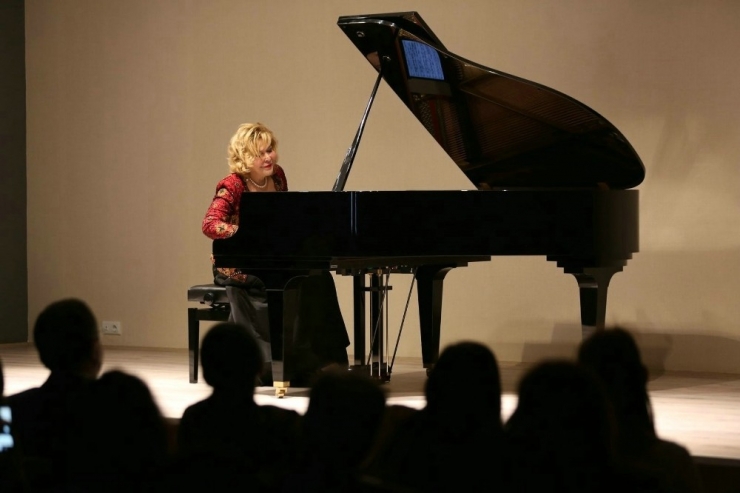 Oda Konserleri Tango Neva İle Devam Ediyor