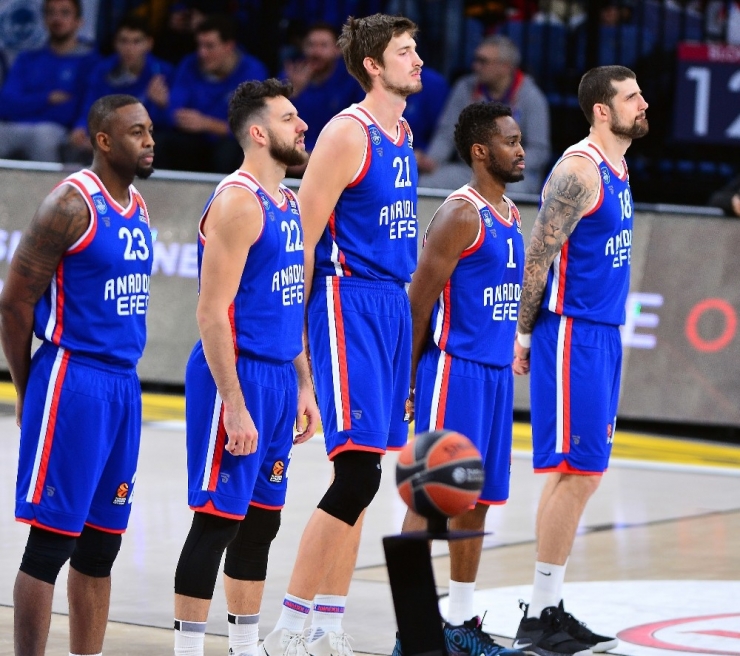 Anadolu Efes, Derbide Galatasaray’ı Ağırlayacak