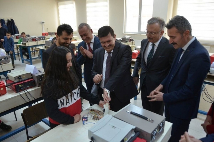 Erzincan Da Ki “Küçük Mucitler İş Başında”