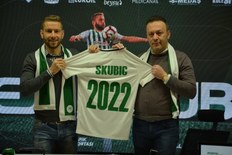 Atiker Konyaspor İki Futbolcunun Da Sözleşmesini 3’er Yıl Uzattı