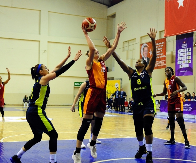 Kadınlar Basketbol Süper Ligi: Galatasaray: 60 - Fenerbahçe: 68