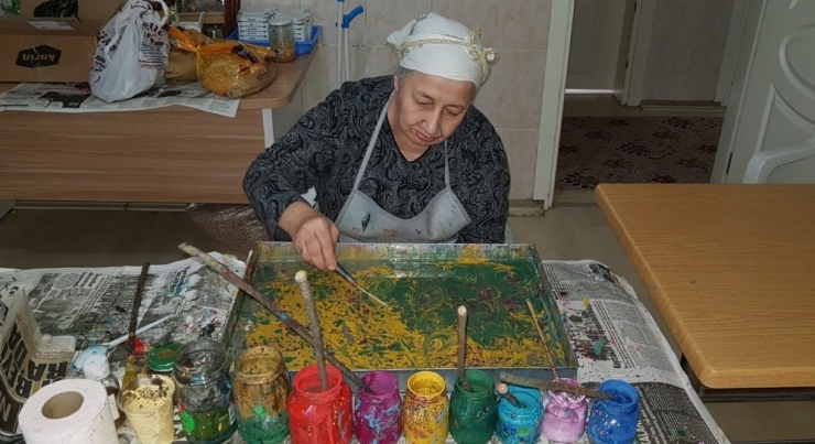 86 Yaşında Ebru Yapmayı Öğrendi