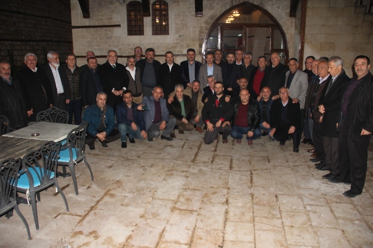 Ak Parti Eski Ve Yeni Yöneticileri Bir Araya Geldi