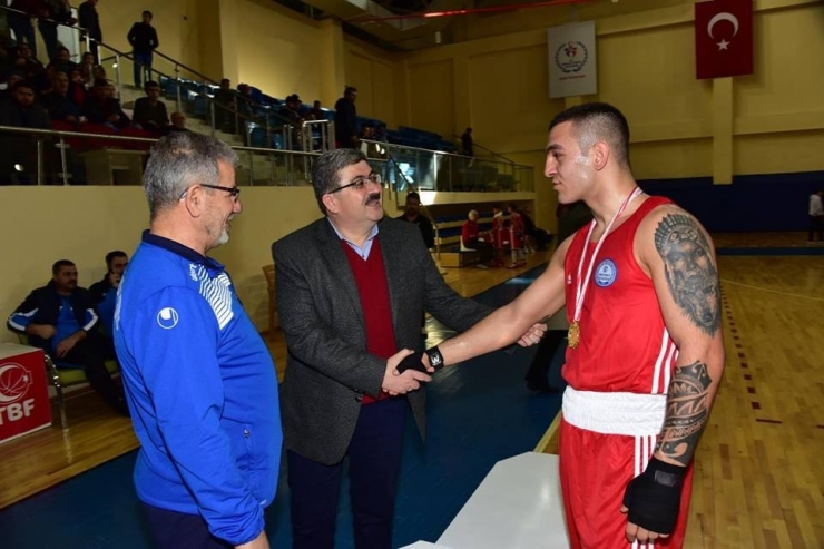 Kayı Boyu Boks Turnuvası Sona Erdi