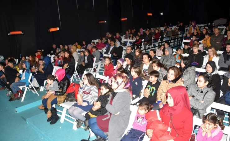 “Annemin Yarası”na Aliağalı Sinemaseverlerden Tam Not