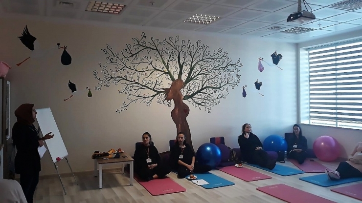 Kırklareli’deki ’Gebe Okulu’ Eğitimleri Sürüyor