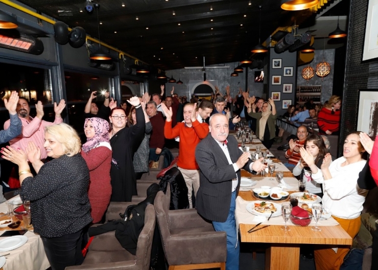 Yarım Asır Öncesindeki Lise Öğrencileri Bir Araya Geldi