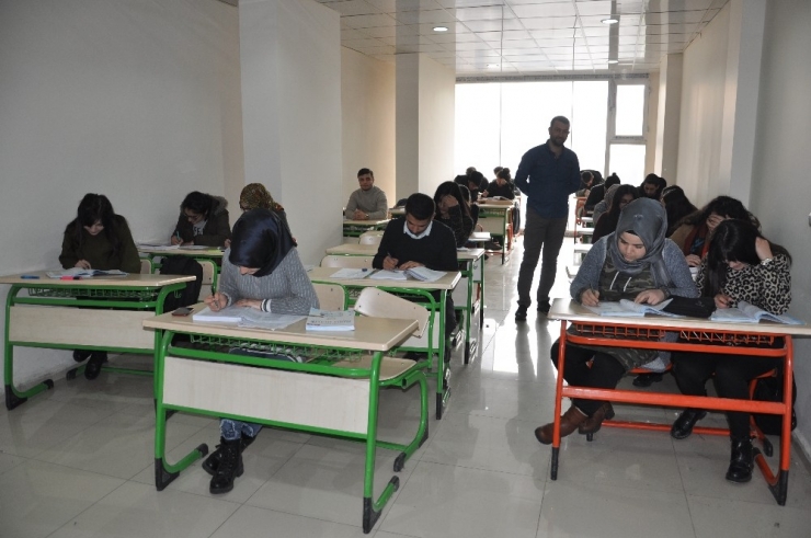 Yüksekovalı Öğrencilerden ‘Sınav Merkezi’ Talebi