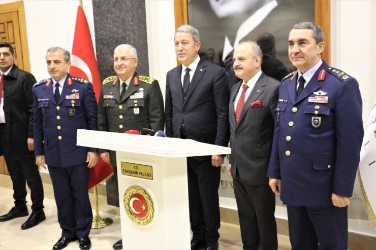 Milli Savunma Bakanı Akar, Vali Çakacak’ı Ziyaret Etti