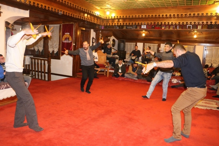 Sandıklı’da “Köy Odası” Kültürü Yaşatılıyor