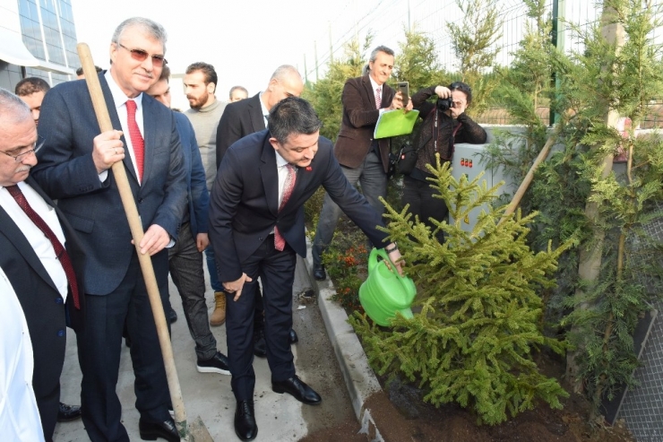 Bakan Pakdemirli: "Tarım, Savunma Sanayisinden Daha Önemlidir"