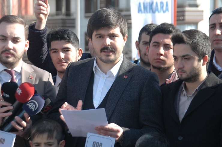 Gençlerden ‘One Minute’ Eylemi