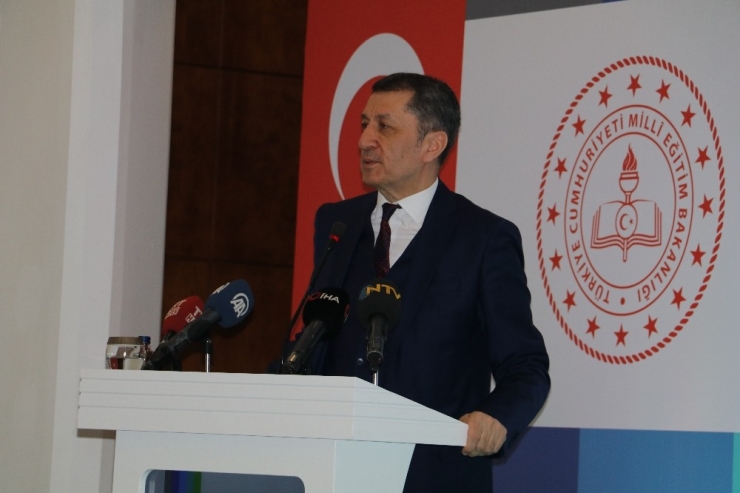 Milli Eğitim Bakanı Ziya Selçuk: "Biz Dünyayla Rekabet Ediyoruz, Yarışıyoruz"