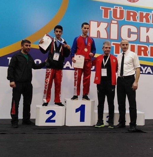 Vanlı Kick Boksçular Antalya’dan Madalyalarla Döndüler