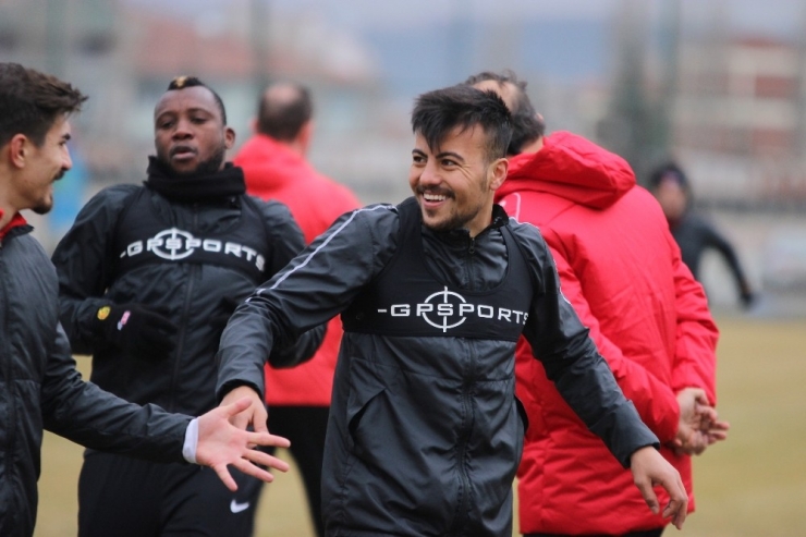 Eskişehirspor’da Yüzler Gülüyor