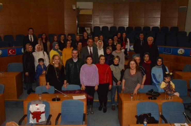 Mhp’li Başkan Adayı Erdoğan Bıyık, Kadın Meclisini Konuğu Oldu