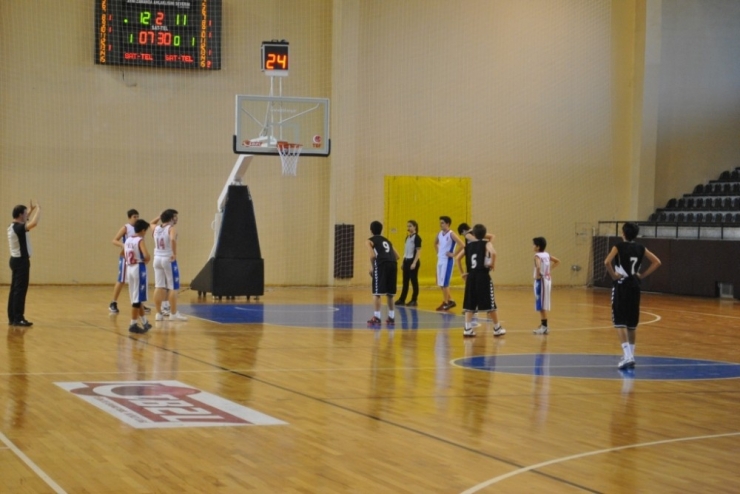 Denizli’de Spor Tesisleri 24 Saat Açık Olacak