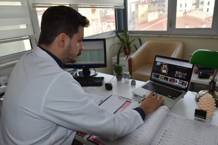 Uzmanlardan Ebeveynlere ’Momo Oyun’ Uyarısı