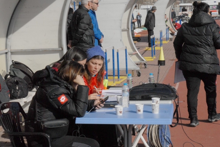 Hakemler Testten Geçti