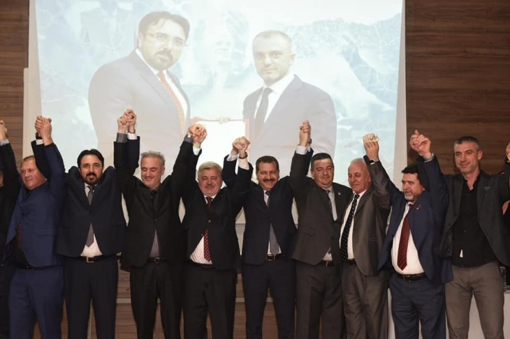 Ayvalık’ta Ak Parti’den Gövde Gösterisi