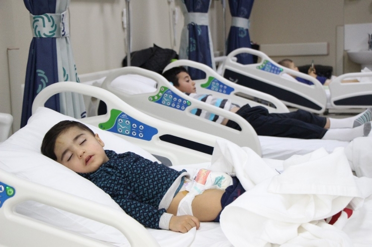 İhtiyaç Sahibi 30 Çocuk Erkekliğe İlk Adımı Attı