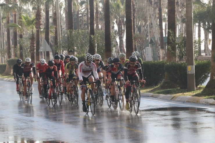 Türkiye Bisiklet Şampiyonası Birinci Etap Puanlı Yol Yarışı Mersin’de Başladı