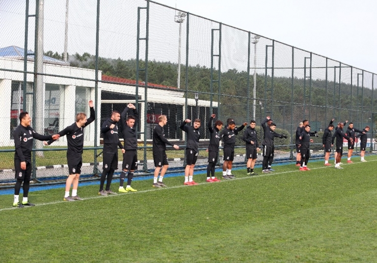 Kagawa, Beşiktaş İle İlk Antrenmanına Çıktı