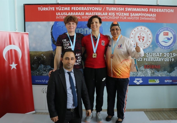 Edirne, Uluslararası Masterlar Kış Yüzme Şampiyonası’na Ev Sahipliği Yapıyor