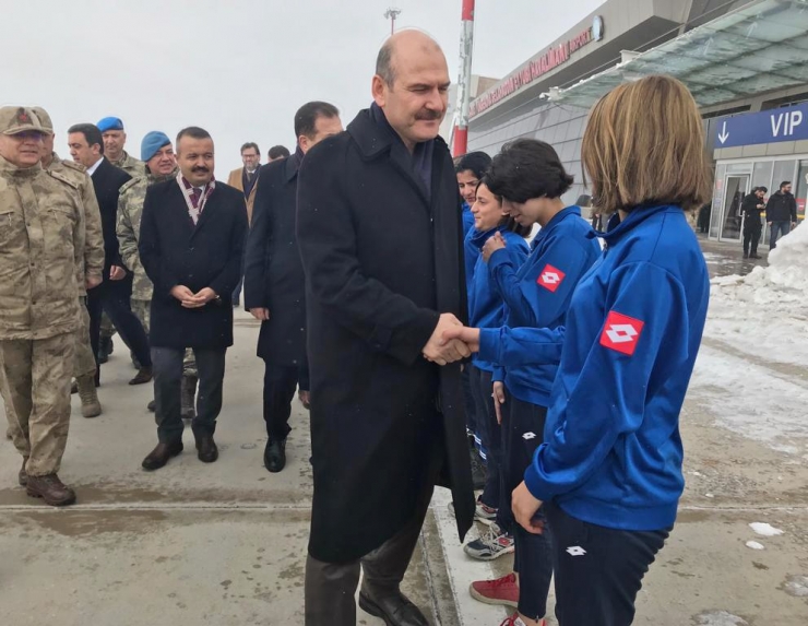 Bakan Soylu Yüksekova’da