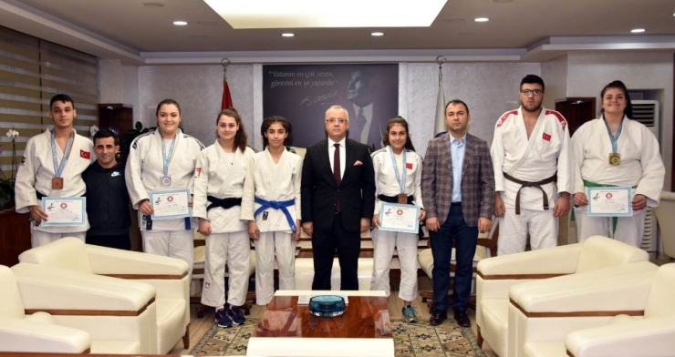 Başkan Kayda Şampiyon Judocuları Ağırladı