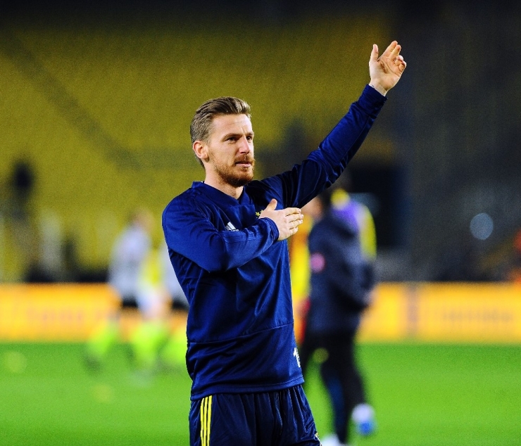 Spor Toto Süper Lig: Fenerbahçe: 1 - Göztepe: 0 (Maç Devam Ediyor)