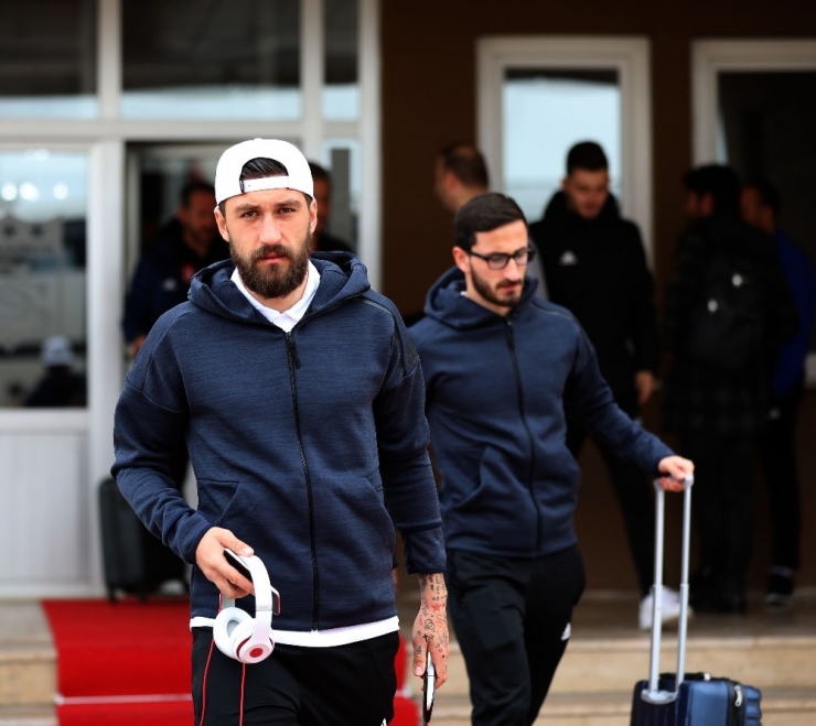 Sivasspor, Kasımpaşa Maçı İçin İstanbul’a Gitti