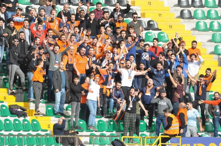 Spor Toto Süper Lig: Akhisarspor: 0 - Medipol Başakşehir: 0 (Maç Devam Ediyor)