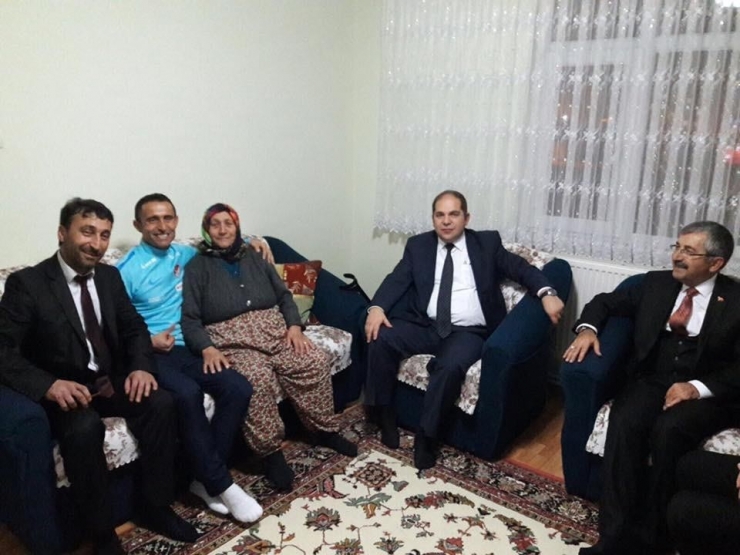 Kaptan Osman Çakmak’ın Annesi Son Yolculuğuna Uğurlandı