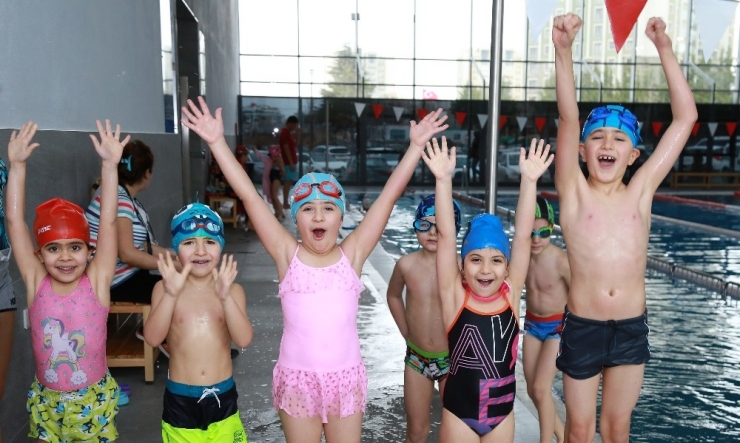 Alper Taşdelen: “Çankaya’da Yüzme Bilmeyen Çocuk Kalmayacak”