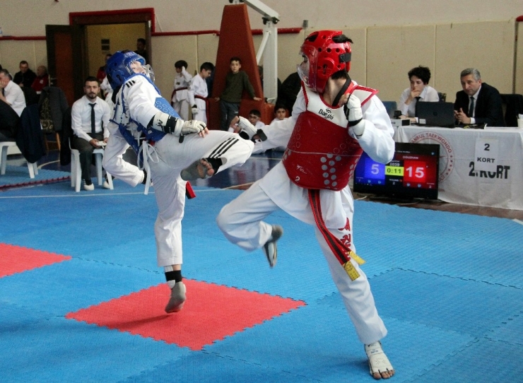 Yıldızlar Taekwondo Şampiyonası Sona Erdi