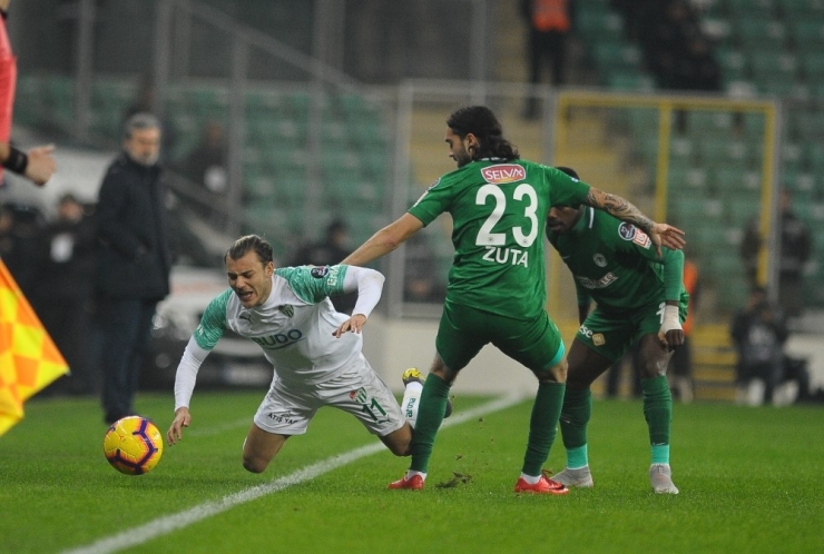 Spor Toto Süper Lig: Bursaspor: 0 - Atiker Konyaspor: 0 (Maç Devam Ediyor)