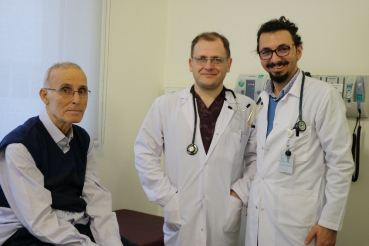 72 Yaşındaki Hastaya Kalbi Durdurmadan By - Pass Yapıldı