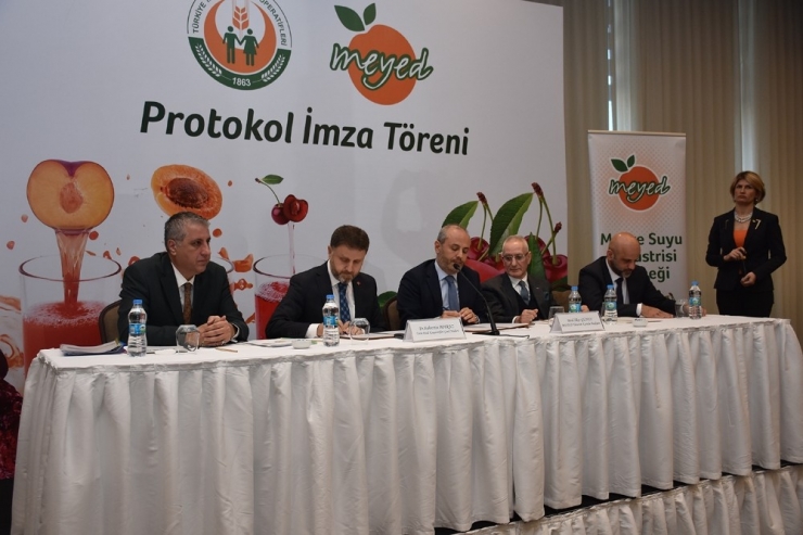 Meyve Suyunda Ham Madde İhtiyacı Tarım Kredi’den Karşılanacak