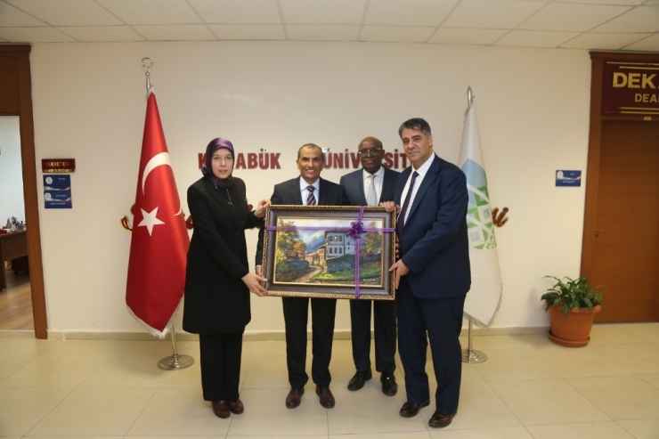 Cibuti Yükseköğretim Bakanı’ndan, Rektör Polat’a Ziyaret