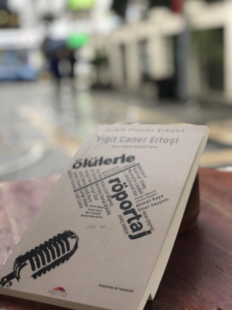 ‘Ölülerle Röportaj’ Kitabı Raflardaki Yerini Aldı