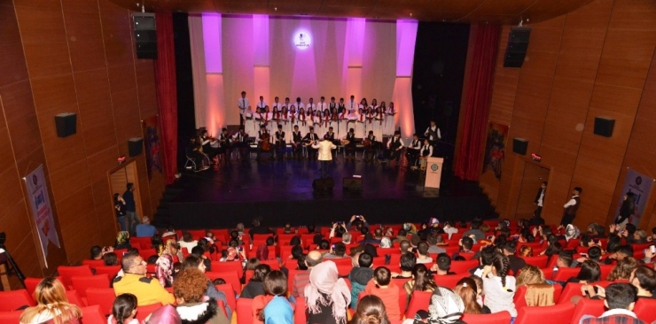 Müzik Günlerinde Gençlerin Performansı Beğeni Topladı