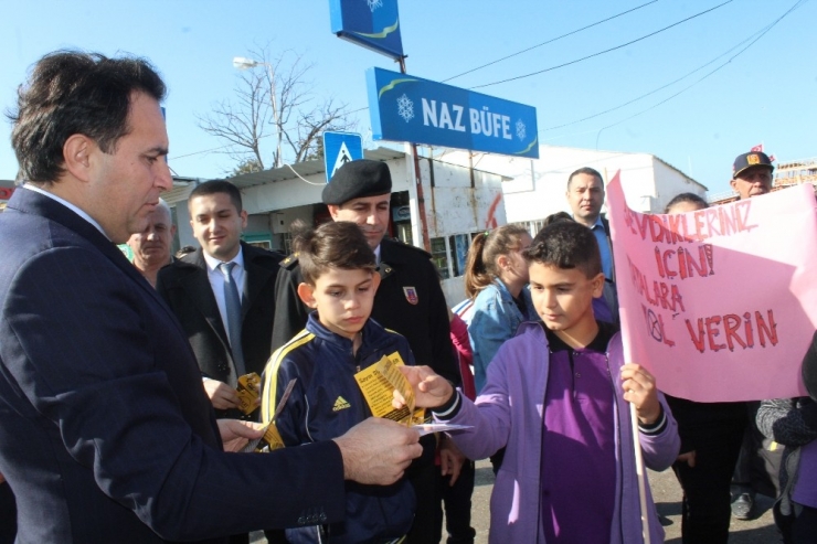 Ayvalık’ta Sürücülere ‘Yaya’ Freni