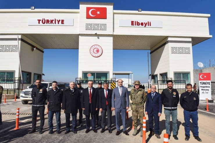 Vali Soytürk Çobanbey Sınır Kapısında İncelemelerde Bulundu