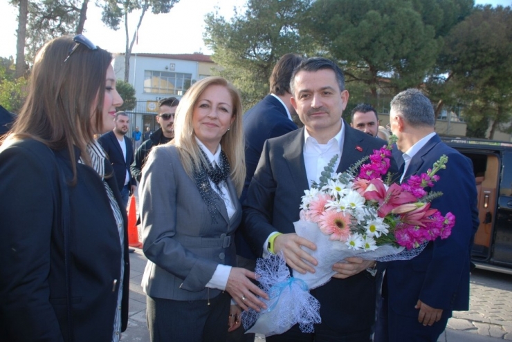 Pakdemirli Tireli Üreticiyle Bir Araya Geldi