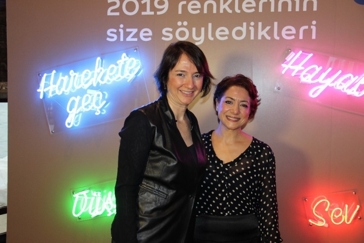 Yılın Anahtar Rengi; ’Baharatlı Bal’