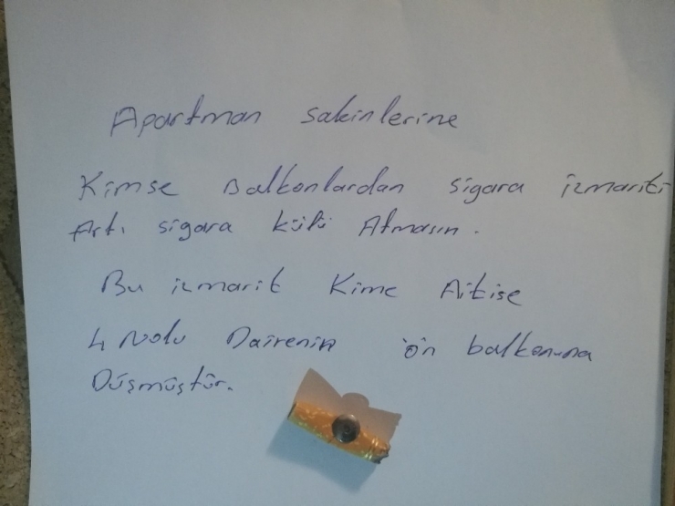 Gören Dönüp Bir Daha Bakıyor