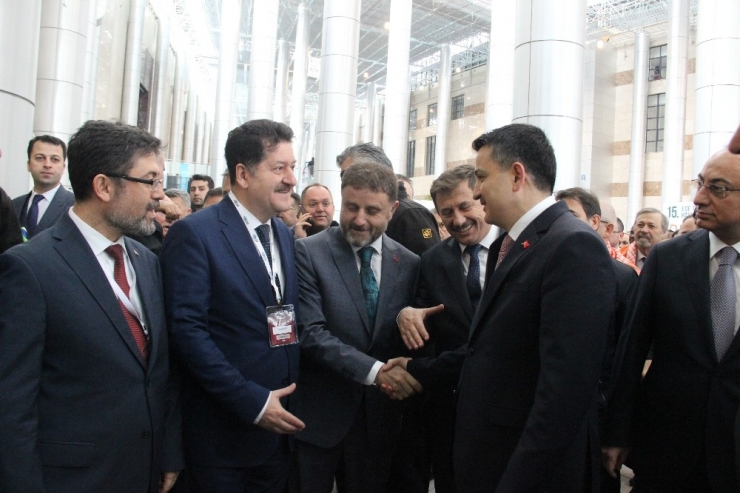 Bakan Pakdemirli Elektrikli Traktörün Yakında Görücüye Çıkacağını Açıkladı