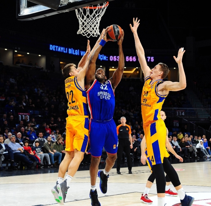 Thy Euroleague: Anadolu Efes: 93 - Gran Canaria: 74