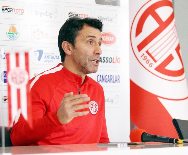 Bülent Korkmaz: "İlk Hedefimiz 41 Puanı Yakalamak"